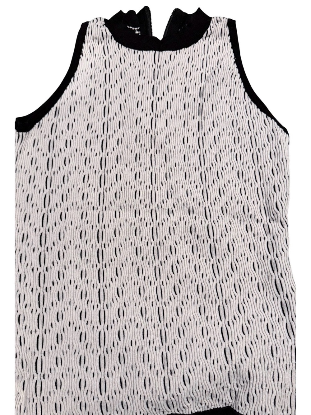 NWOT White House Black Market Black & White Textured Sleeveless Tank
